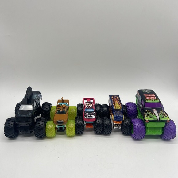 Monster Truck Jam Rev N' Roar Grave Digger Mohawk Warrior Scooby Doo & More Lot